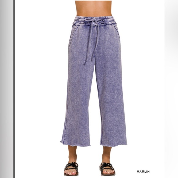 Zenana Outfitters Pants - 282 ❤️Zenana marlin cropped ACID WASH FLEECE
PALAZZO SWEATPANTS
POCKETS